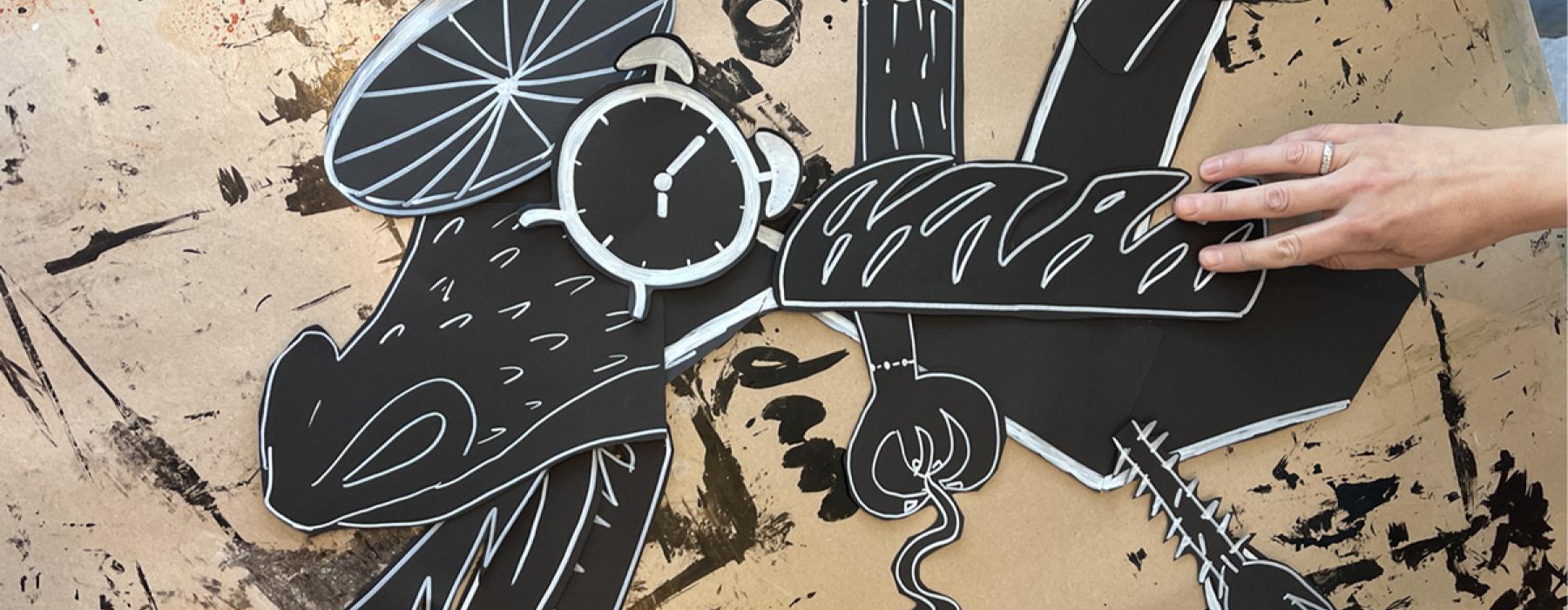 Workshop bij schoolprogramma maak surrealisme in Wereldmuseum Rotterdam