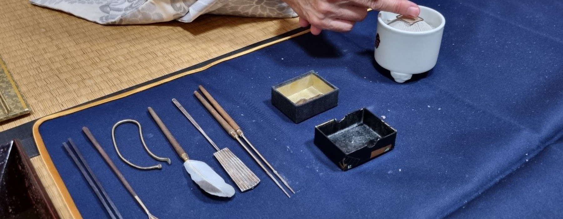 Preparation of the kōgō