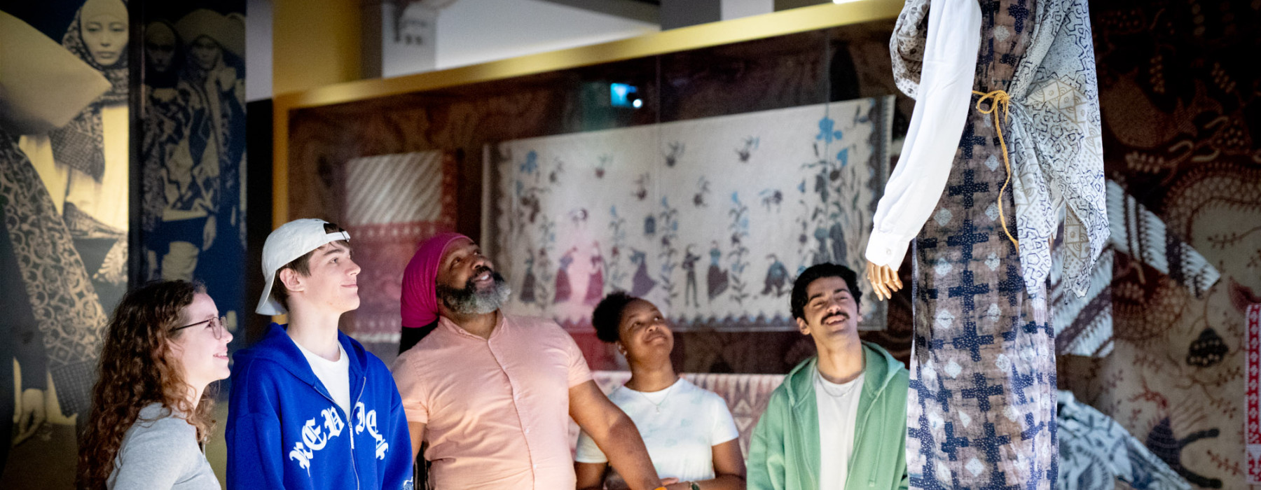 Schoolprogramma Krijg de kleren in Wereldmuseum Rotterdam