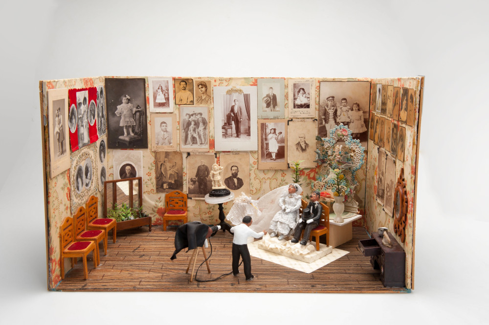 Miniature photo studio by Juan Mora Pérez