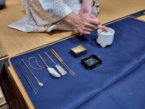 Preparation of the kōgō
